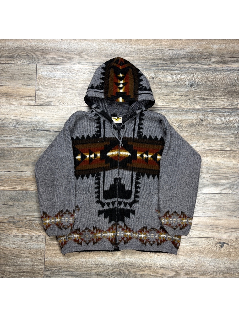 90,s El Sarape gray southwestern knit hoodie, pilling throughout